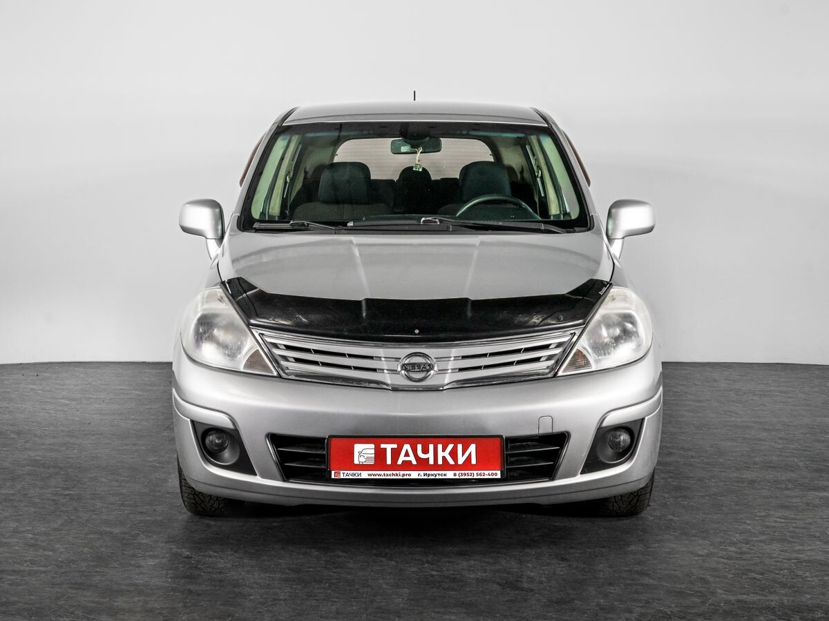 Nissan Tiida 2011 - фото автомобиля