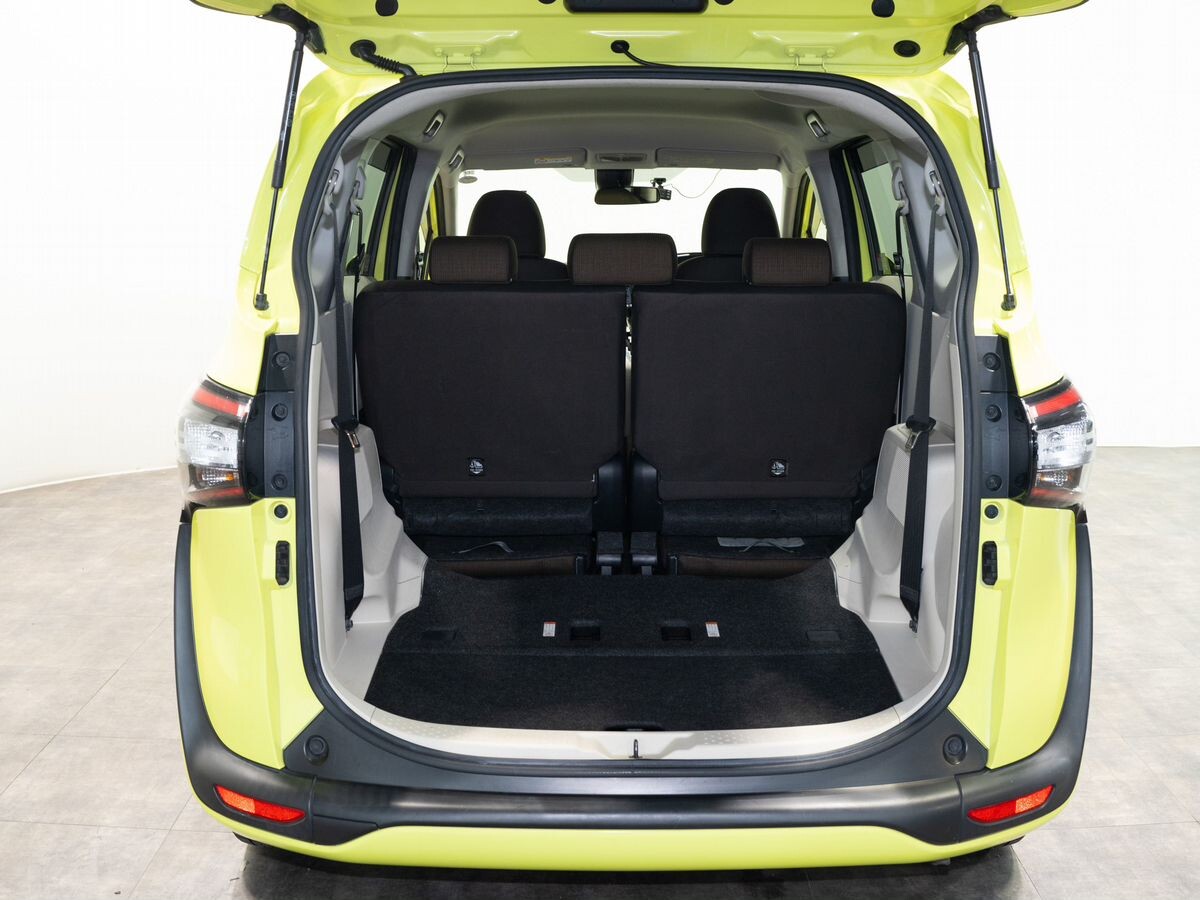 Toyota Sienta 2015 - фото автомобиля