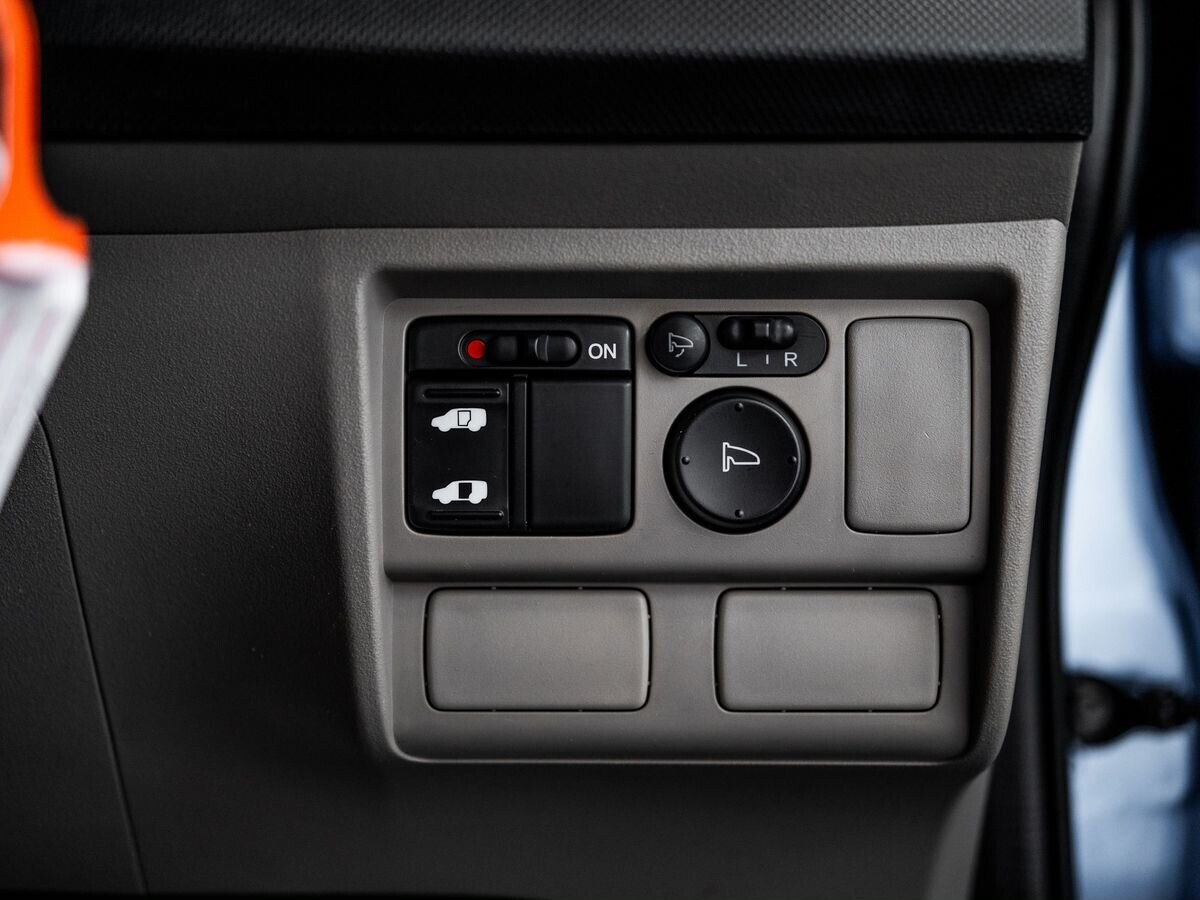 Honda Freed 2011 - фото автомобиля