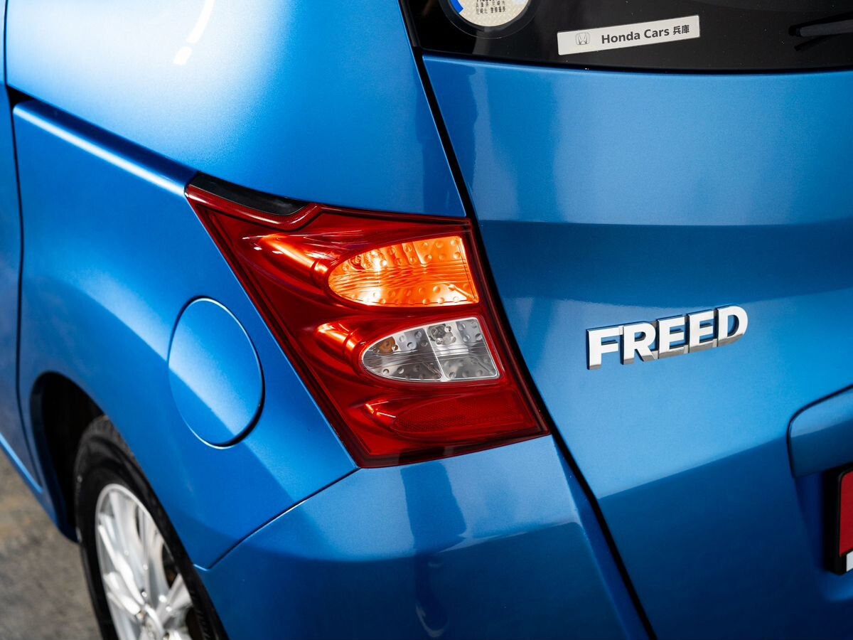 Honda Freed 2011 - фото автомобиля