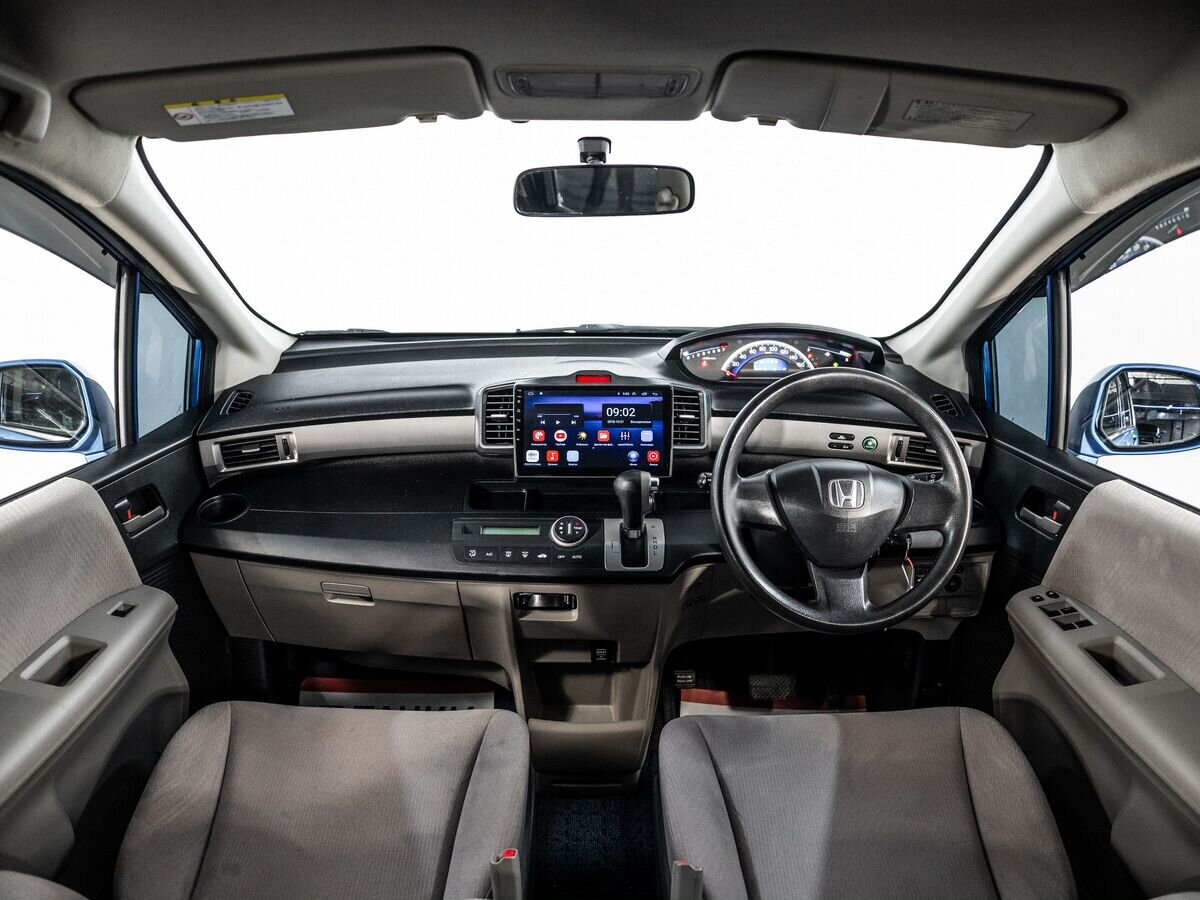 Honda Freed 2011 - фото автомобиля