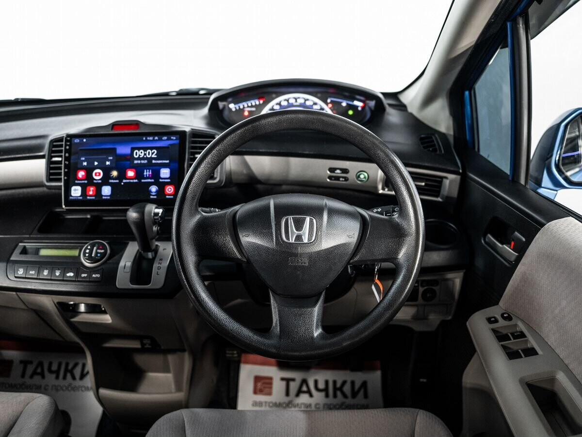 Honda Freed 2011 - фото автомобиля