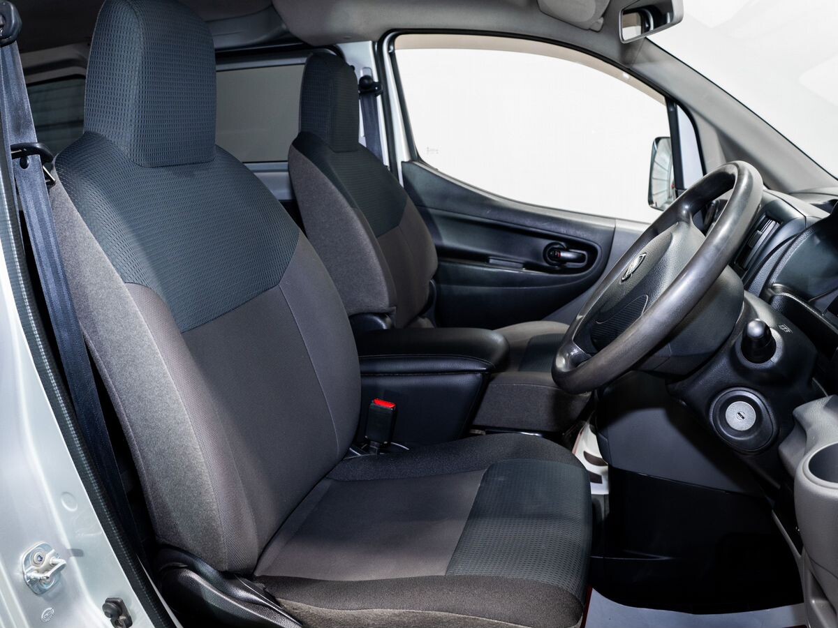 Nissan NV200 2015 - фото автомобиля