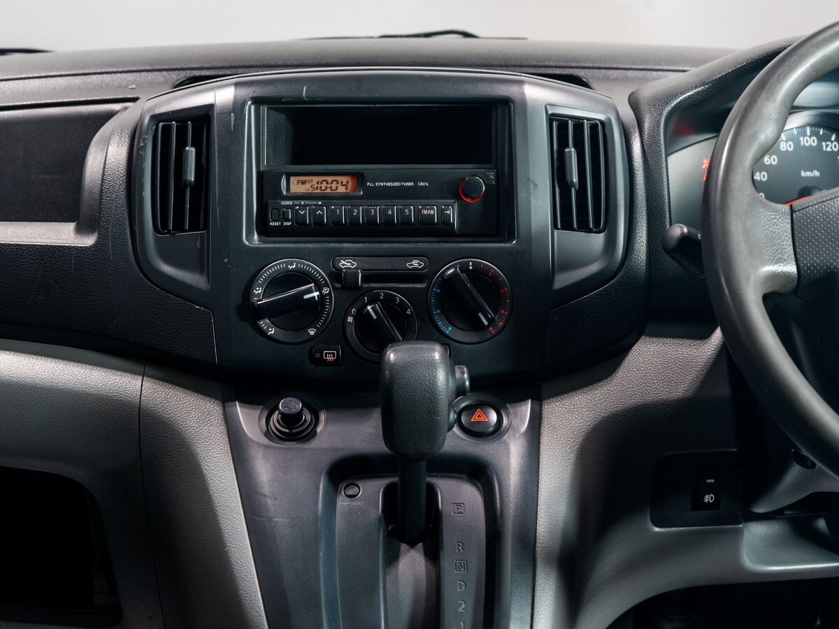 Nissan NV200 2015 - фото автомобиля