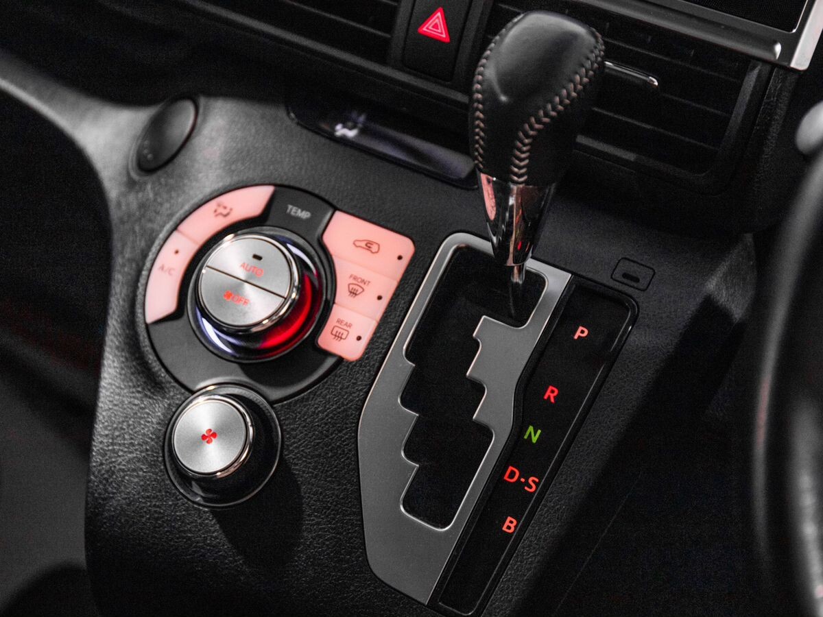 Toyota Sienta 2016 - фото автомобиля