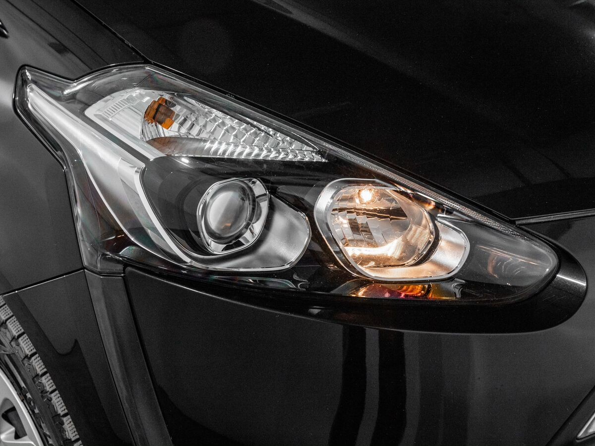 Toyota Sienta 2016 - фото автомобиля