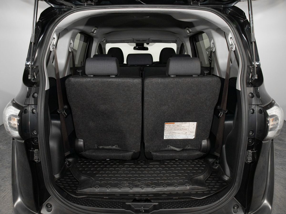 Toyota Sienta 2016 - фото автомобиля