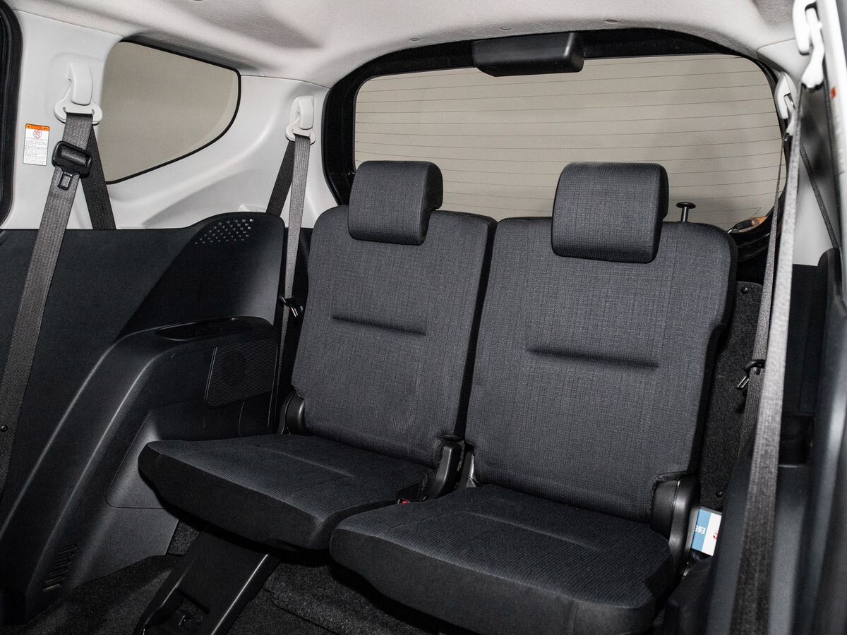 Toyota Sienta 2016 - фото автомобиля