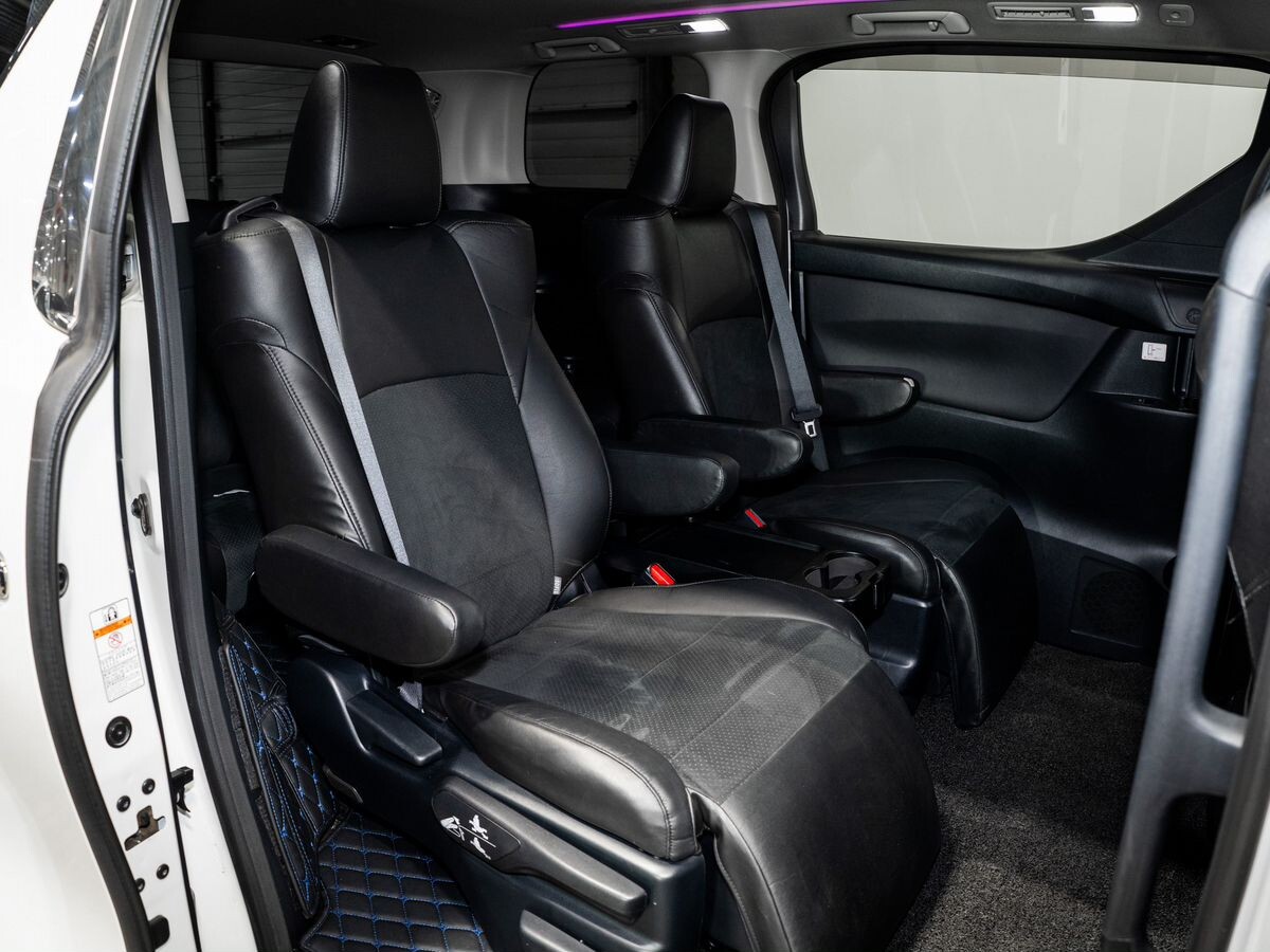Toyota Alphard 2016 - фото автомобиля