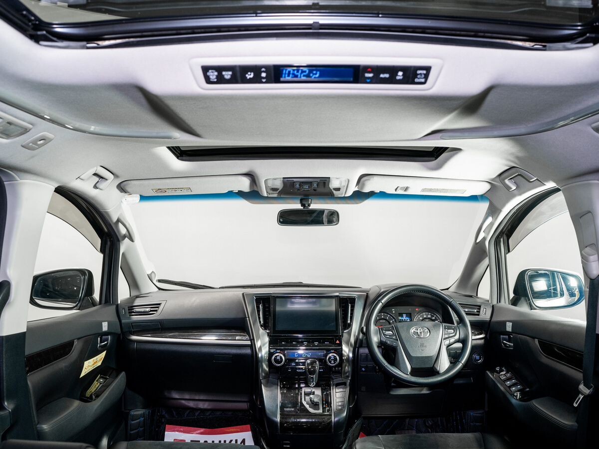 Toyota Alphard 2016 - фото автомобиля