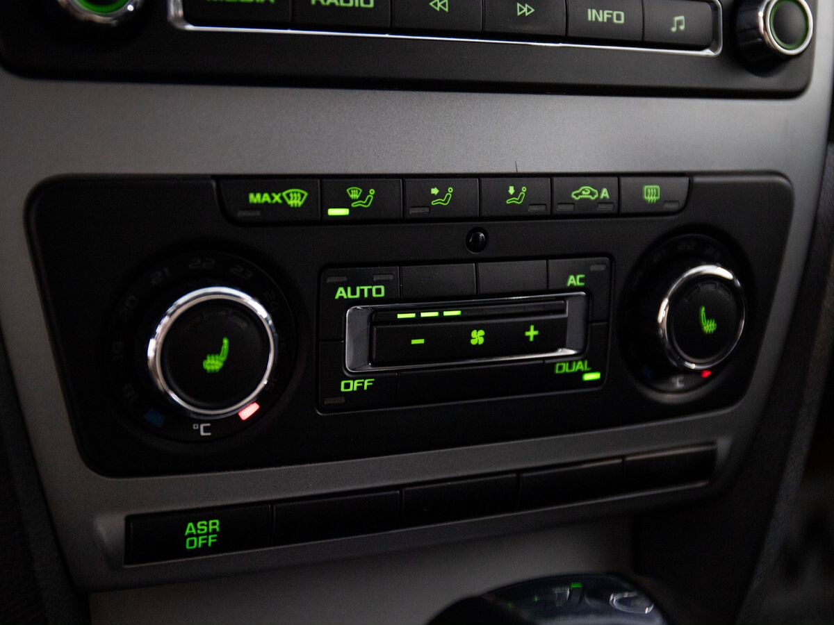 Skoda Octavia 2012 - фото автомобиля