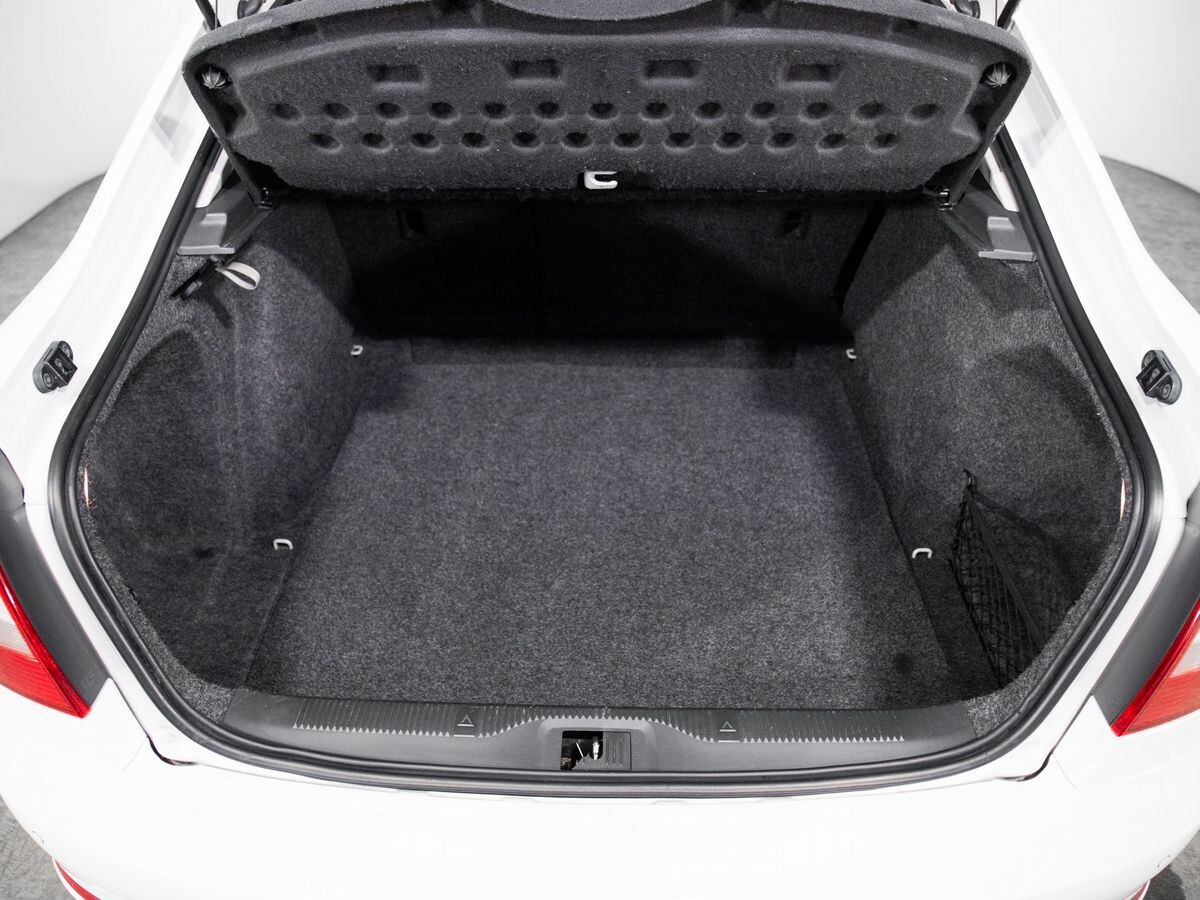 Skoda Octavia 2012 - фото автомобиля