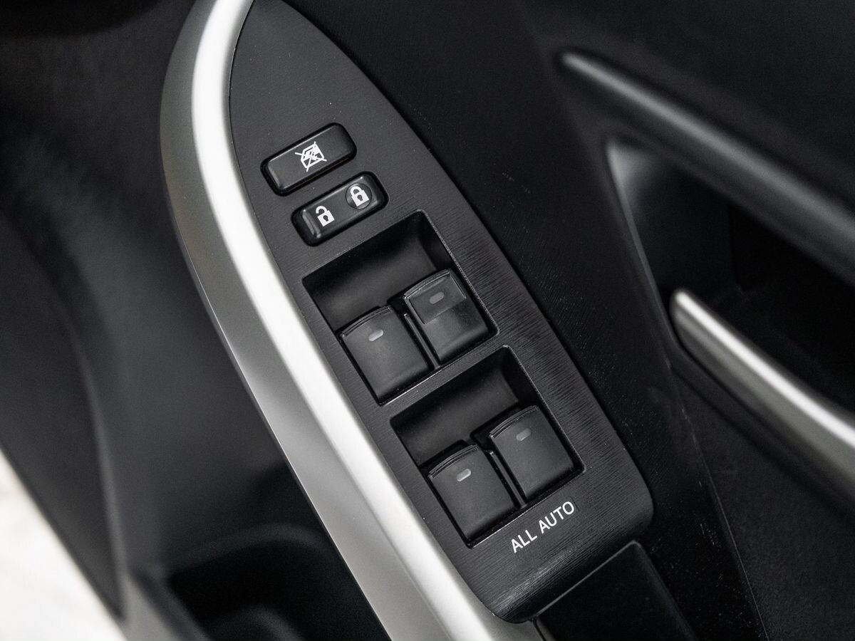 Toyota Prius 2014 - фото автомобиля