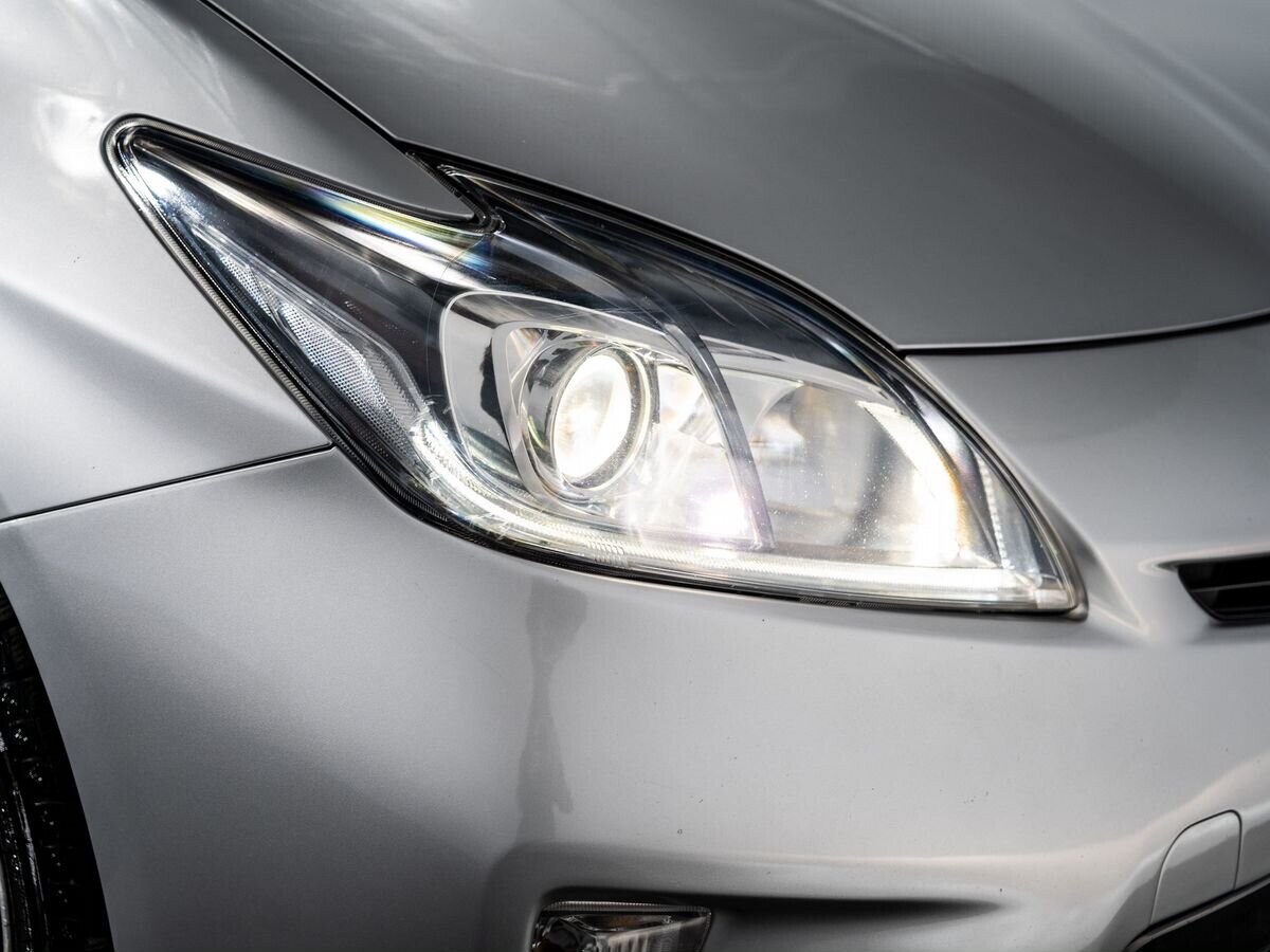 Toyota Prius 2014 - фото автомобиля