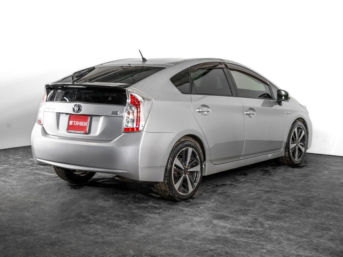 Toyota Prius 2014 - фото автомобиля