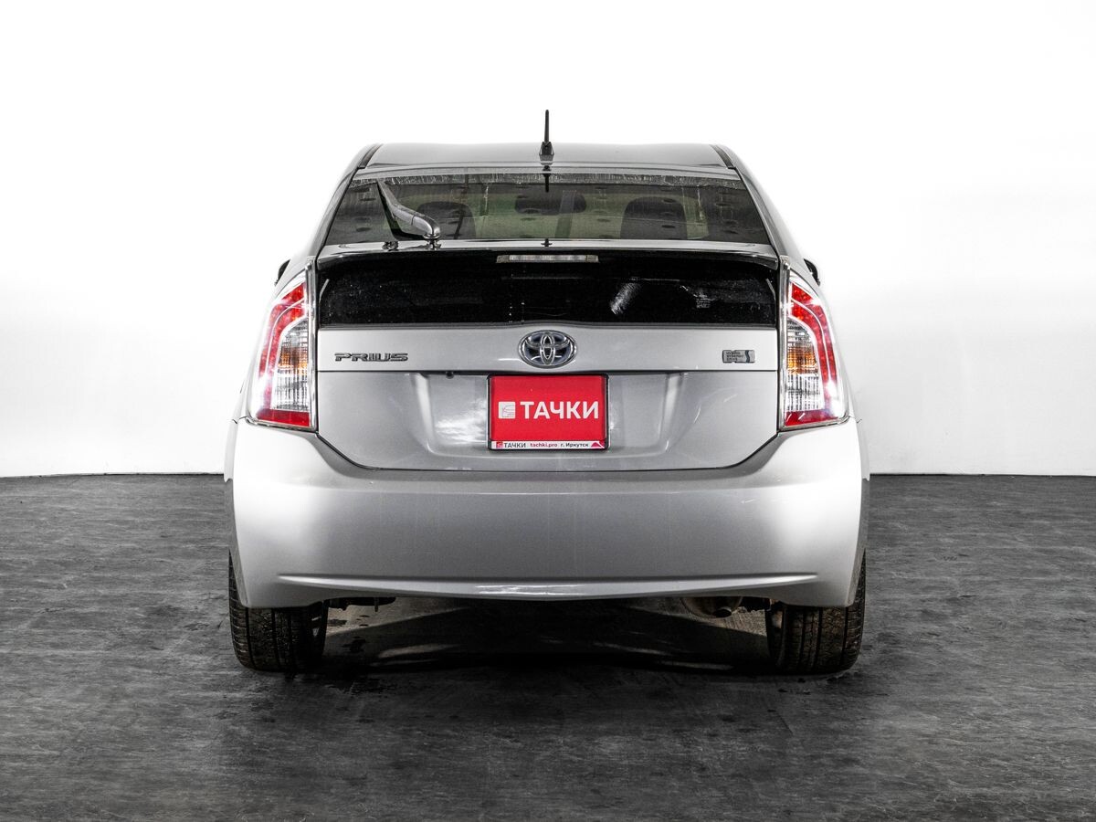 Toyota Prius 2014 - фото автомобиля