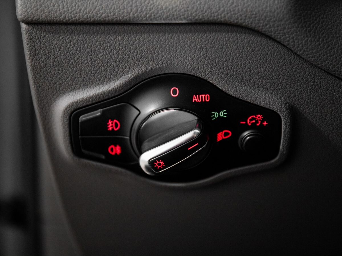 Audi Q5 2010 - фото автомобиля