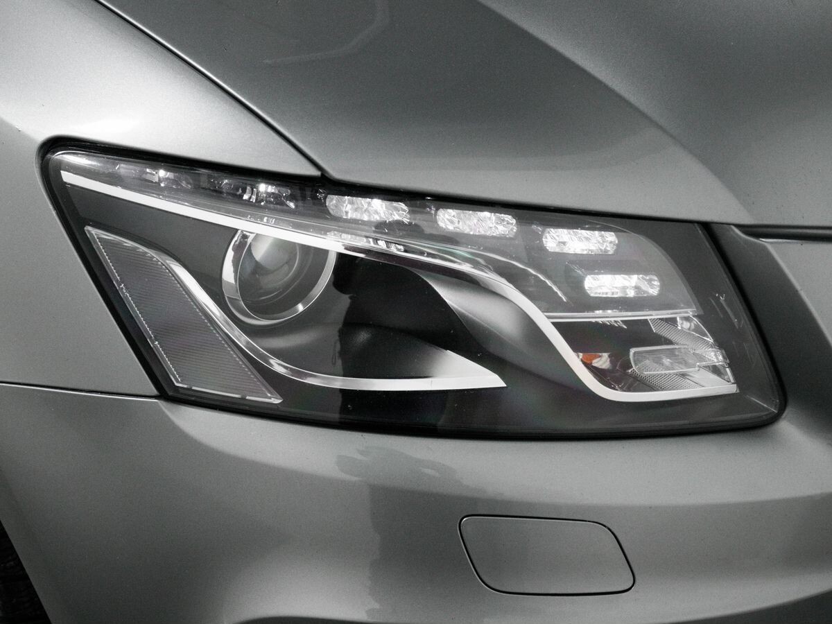 Audi Q5 2010 - фото автомобиля