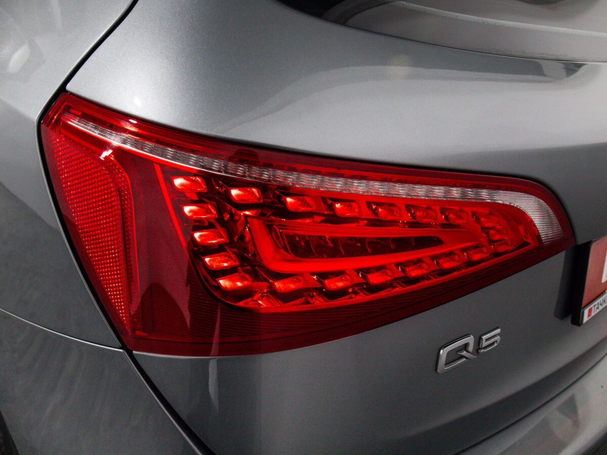 Audi Q5 2010 - фото автомобиля