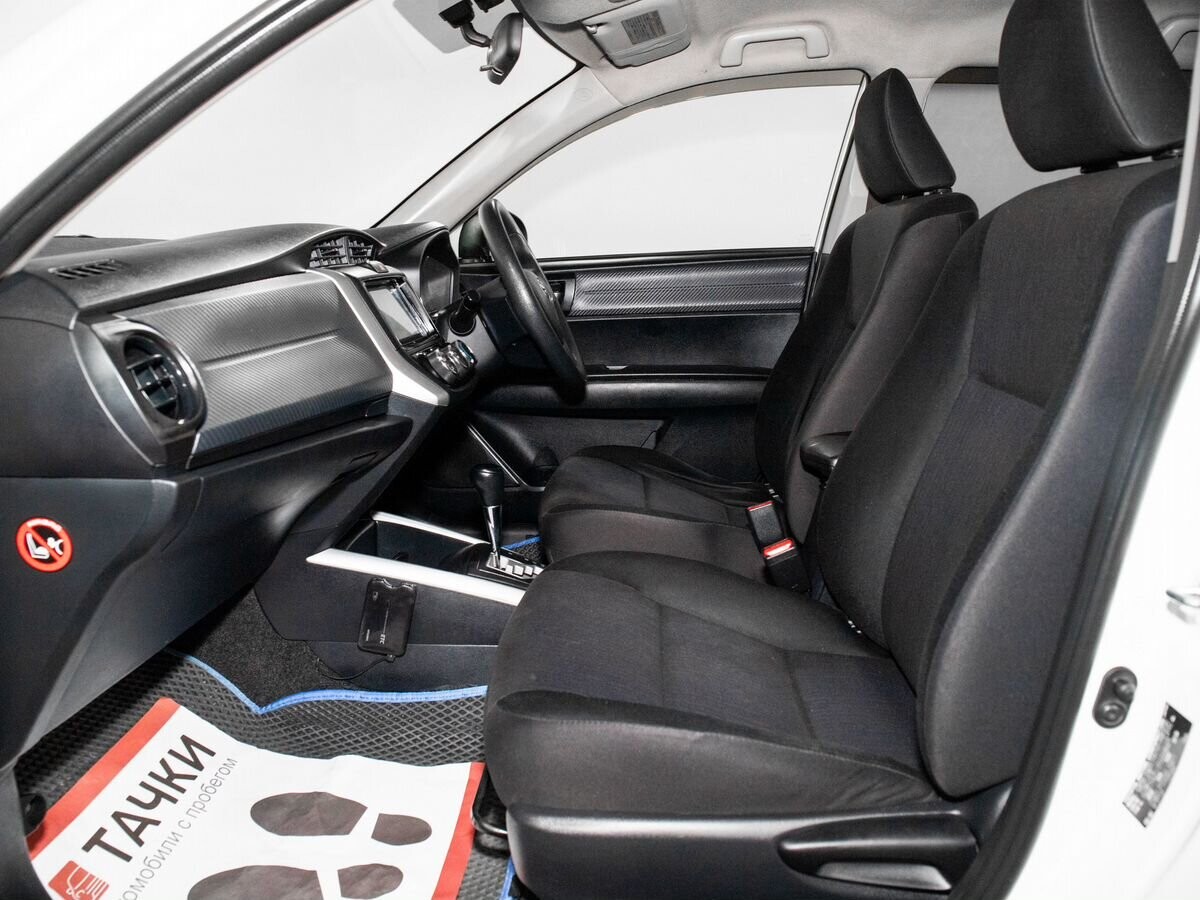 Toyota Corolla 2014 - фото автомобиля