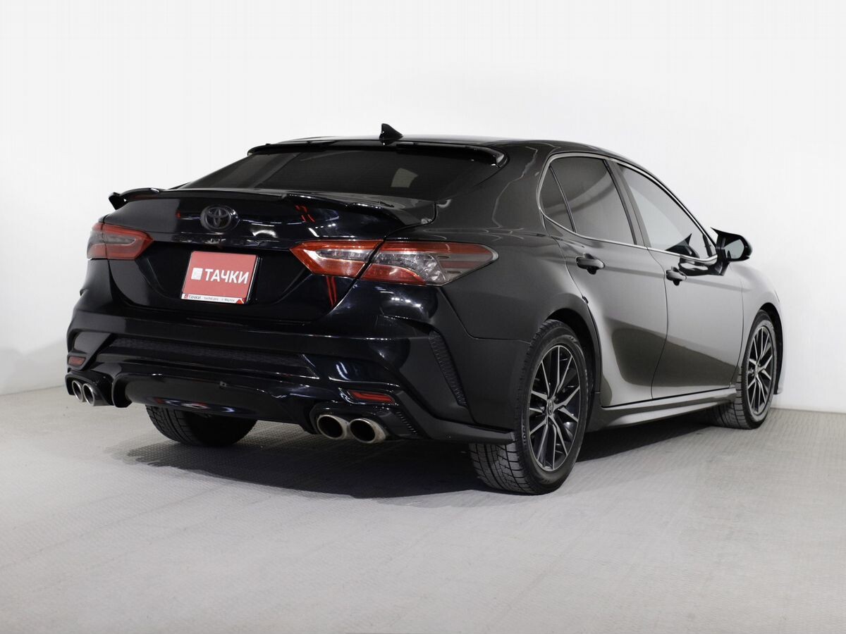 Toyota Camry 2020 - фото автомобиля