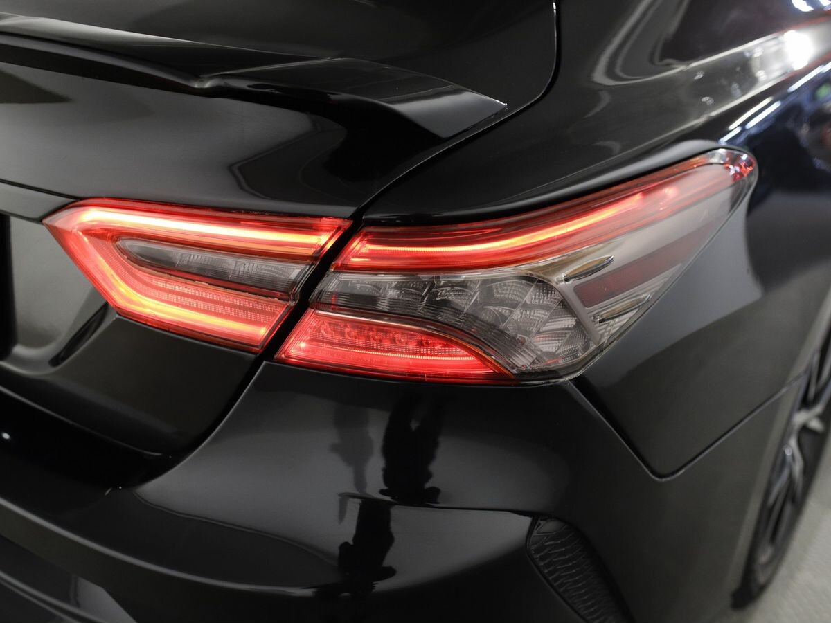 Toyota Camry 2020 - фото автомобиля