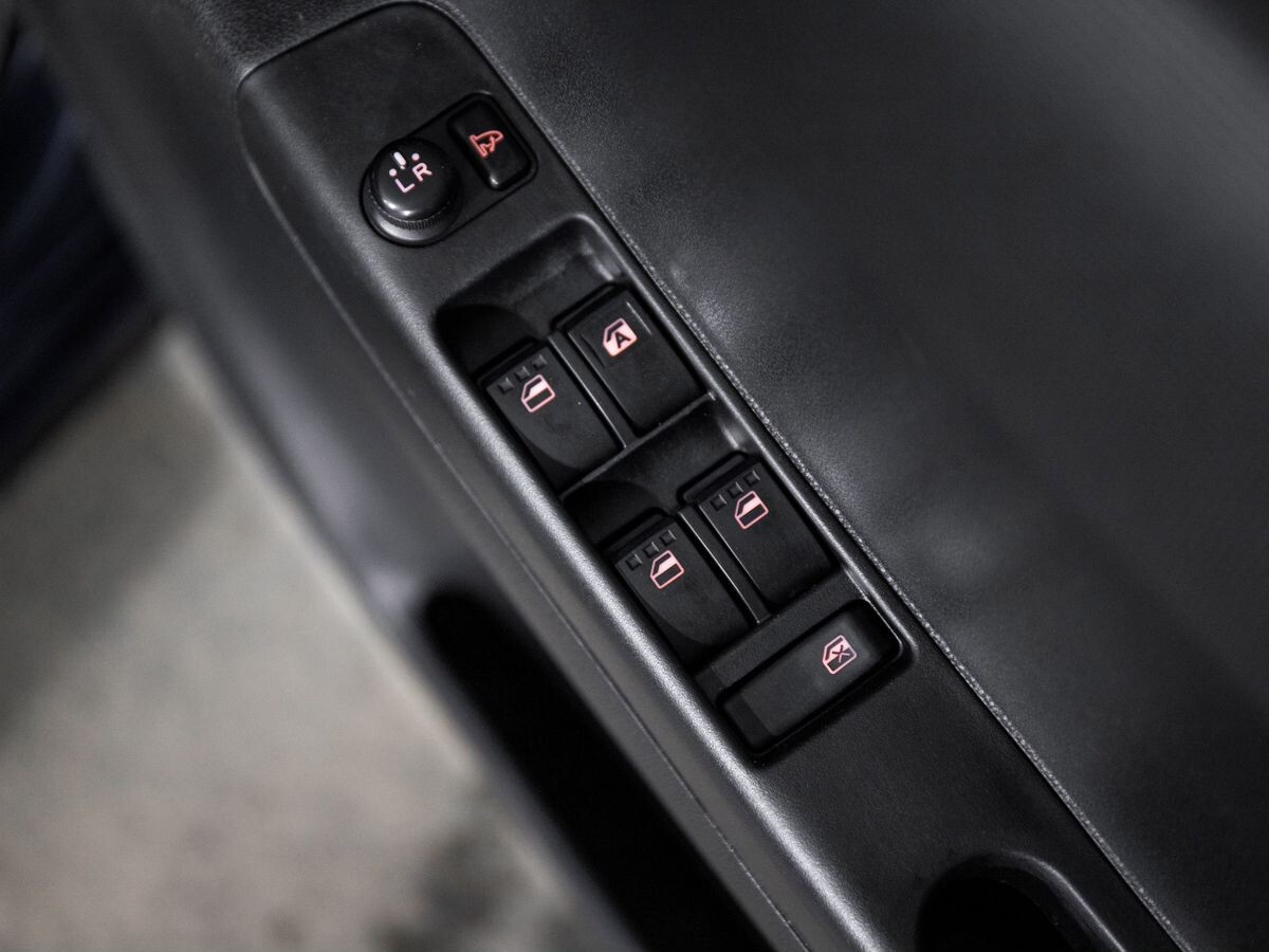 Toyota Pixis Space 2014 - фото автомобиля