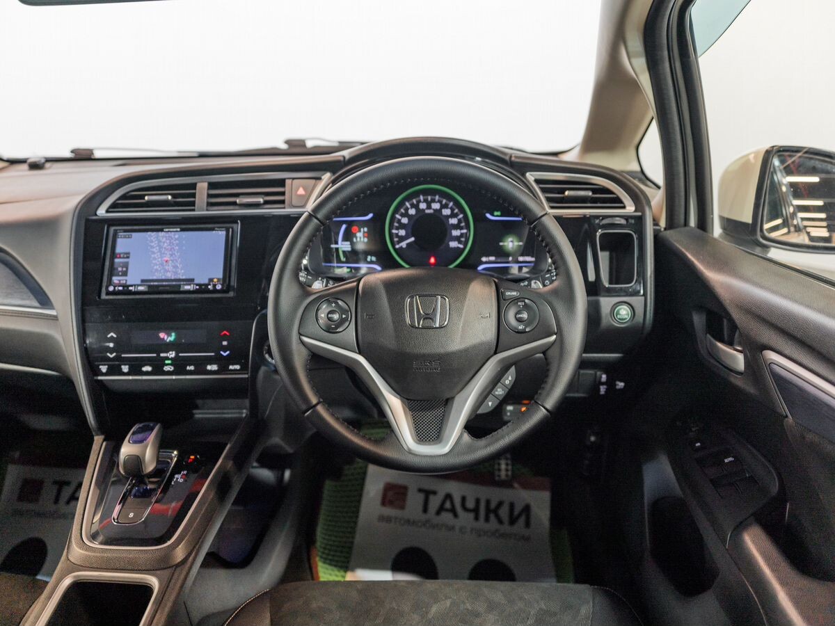 Honda Shuttle 2016 - фото автомобиля