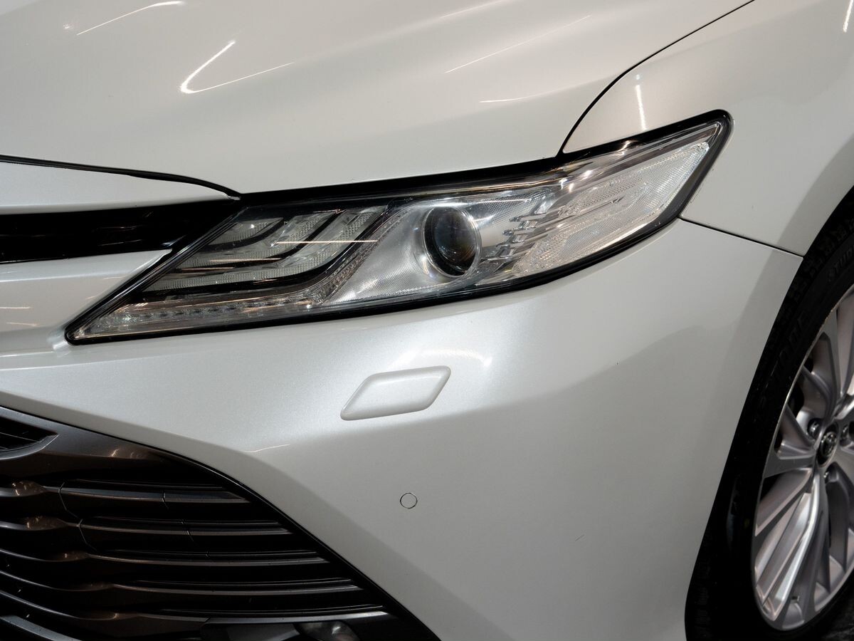 Toyota Camry 2018 - фото автомобиля