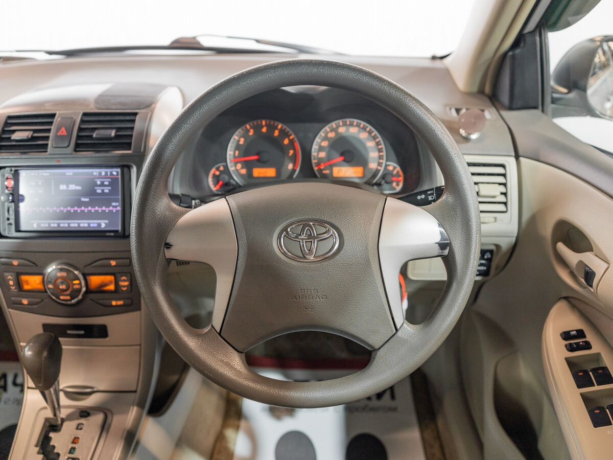 Toyota Corolla 2010 - фото автомобиля