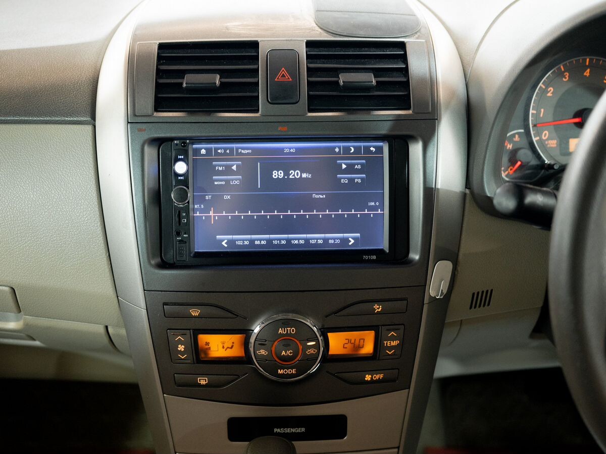 Toyota Corolla 2010 - фото автомобиля