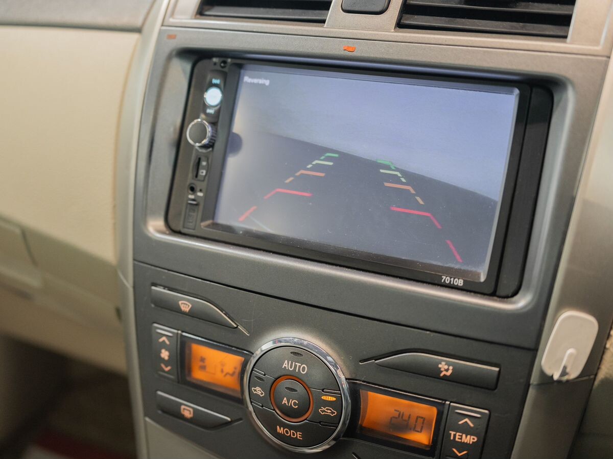 Toyota Corolla 2010 - фото автомобиля