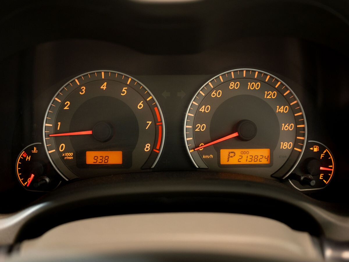 Toyota Corolla 2010 - фото автомобиля