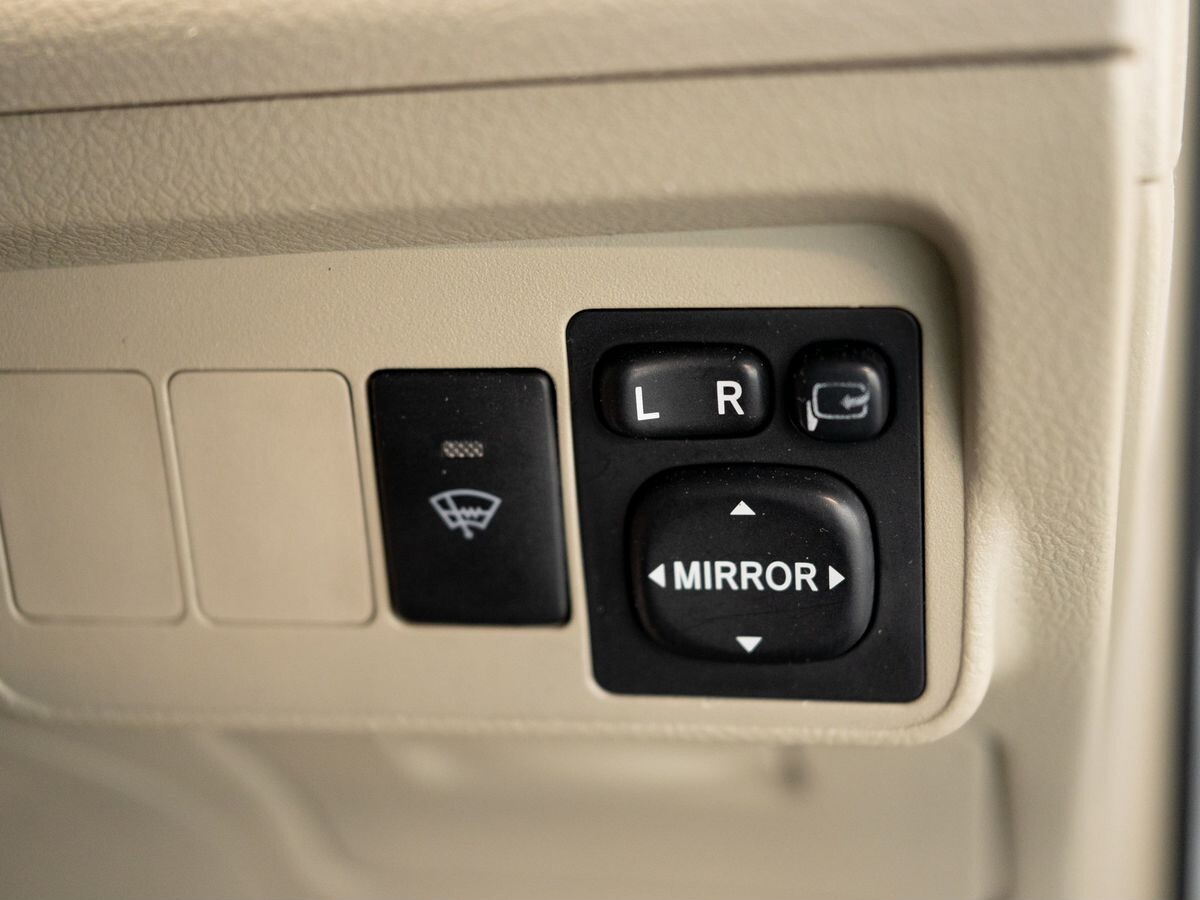 Toyota Corolla 2010 - фото автомобиля