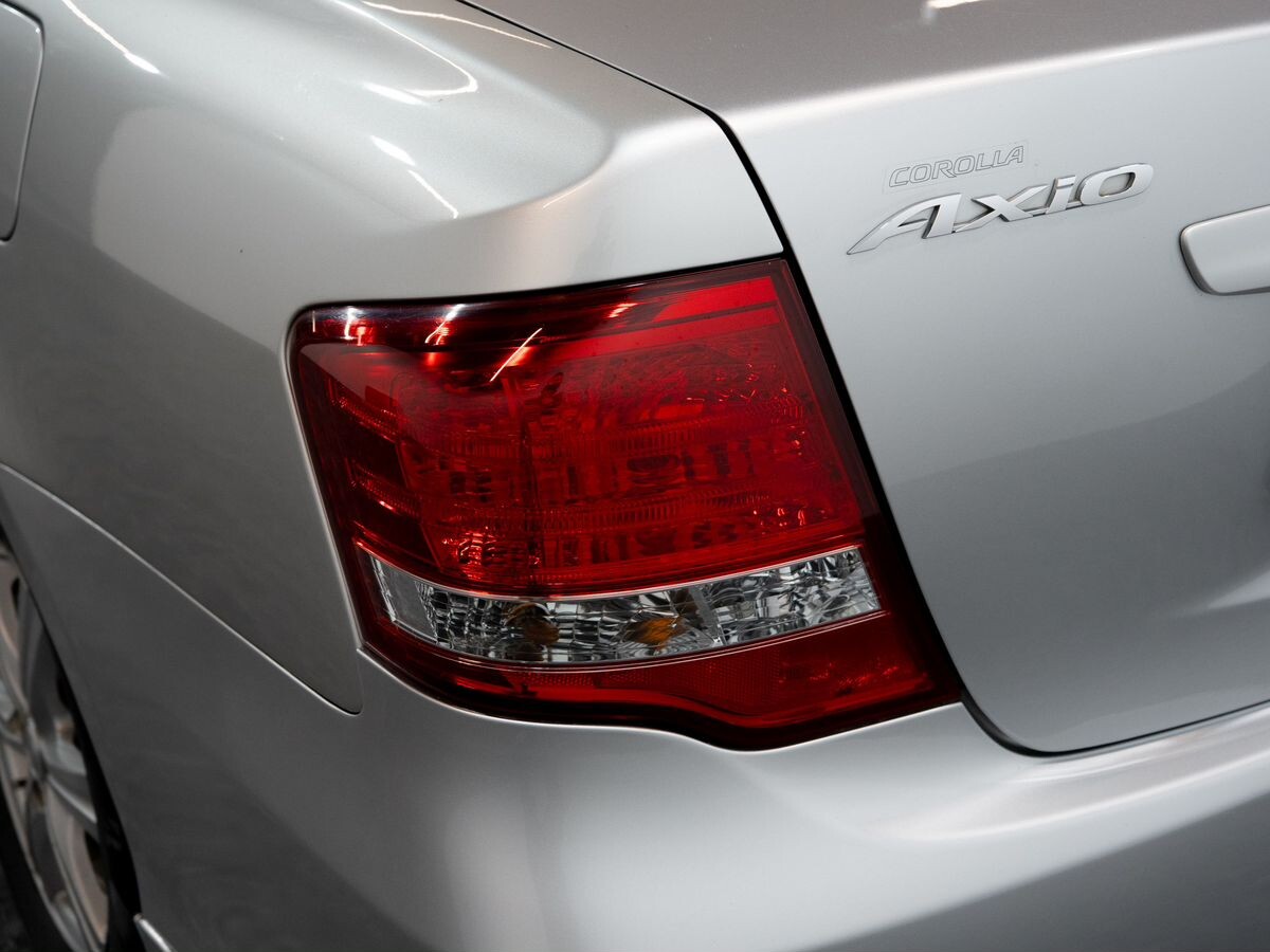 Toyota Corolla 2010 - фото автомобиля