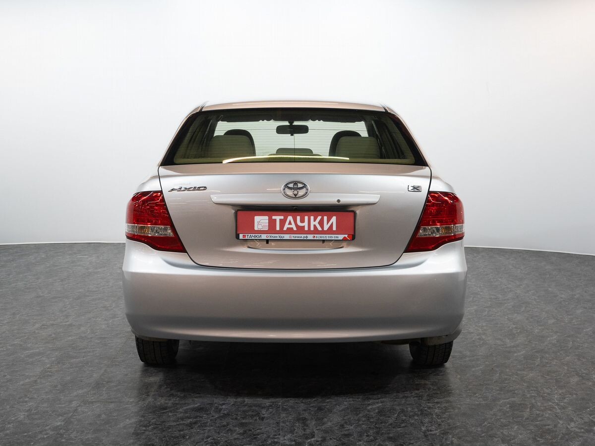 Toyota Corolla 2010 - фото автомобиля