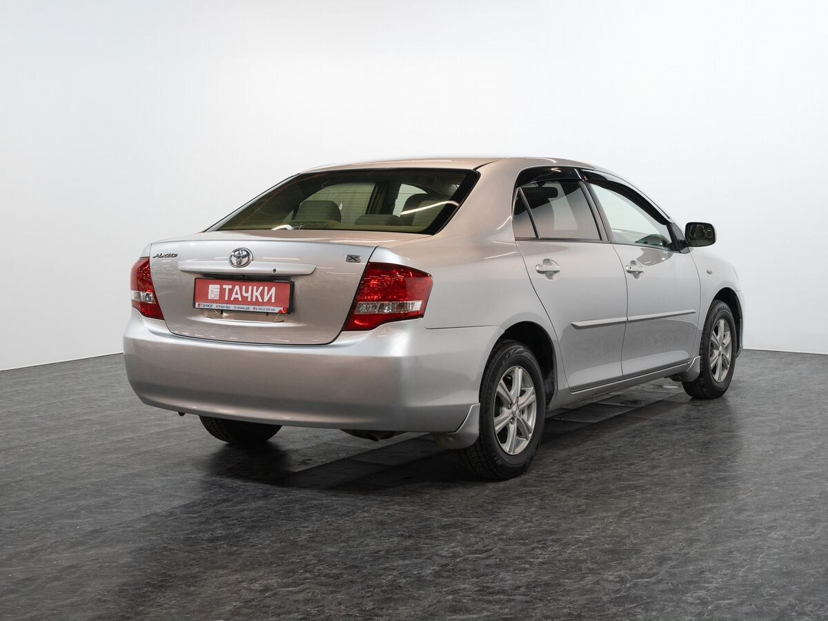 Toyota Corolla 2010 - фото автомобиля