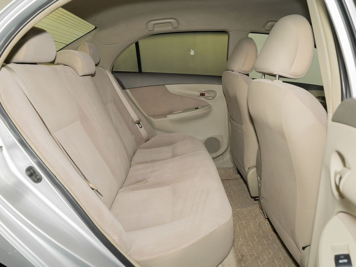 Toyota Corolla 2010 - фото автомобиля