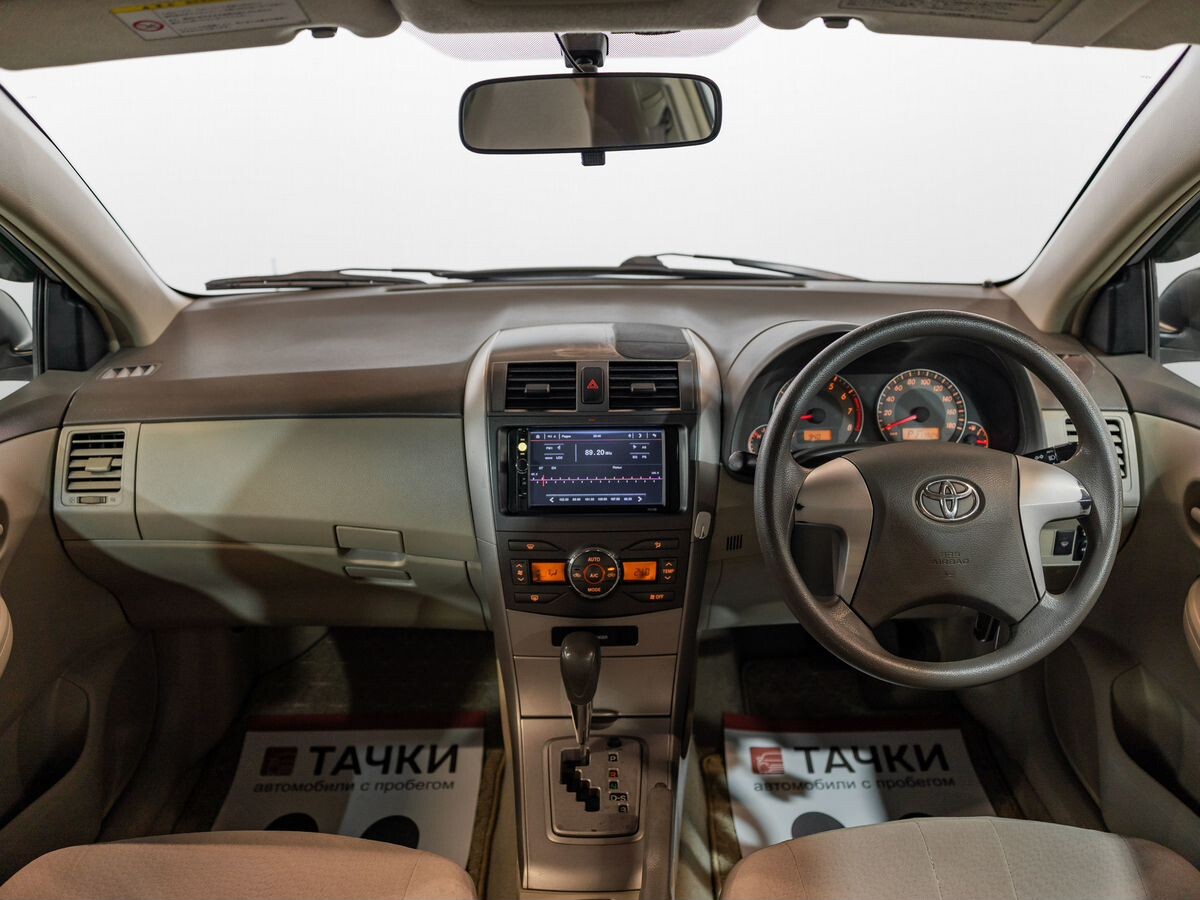 Toyota Corolla 2010 - фото автомобиля