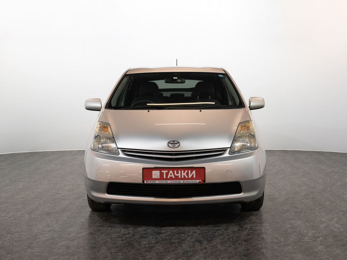 Toyota Prius 2010 - фото автомобиля