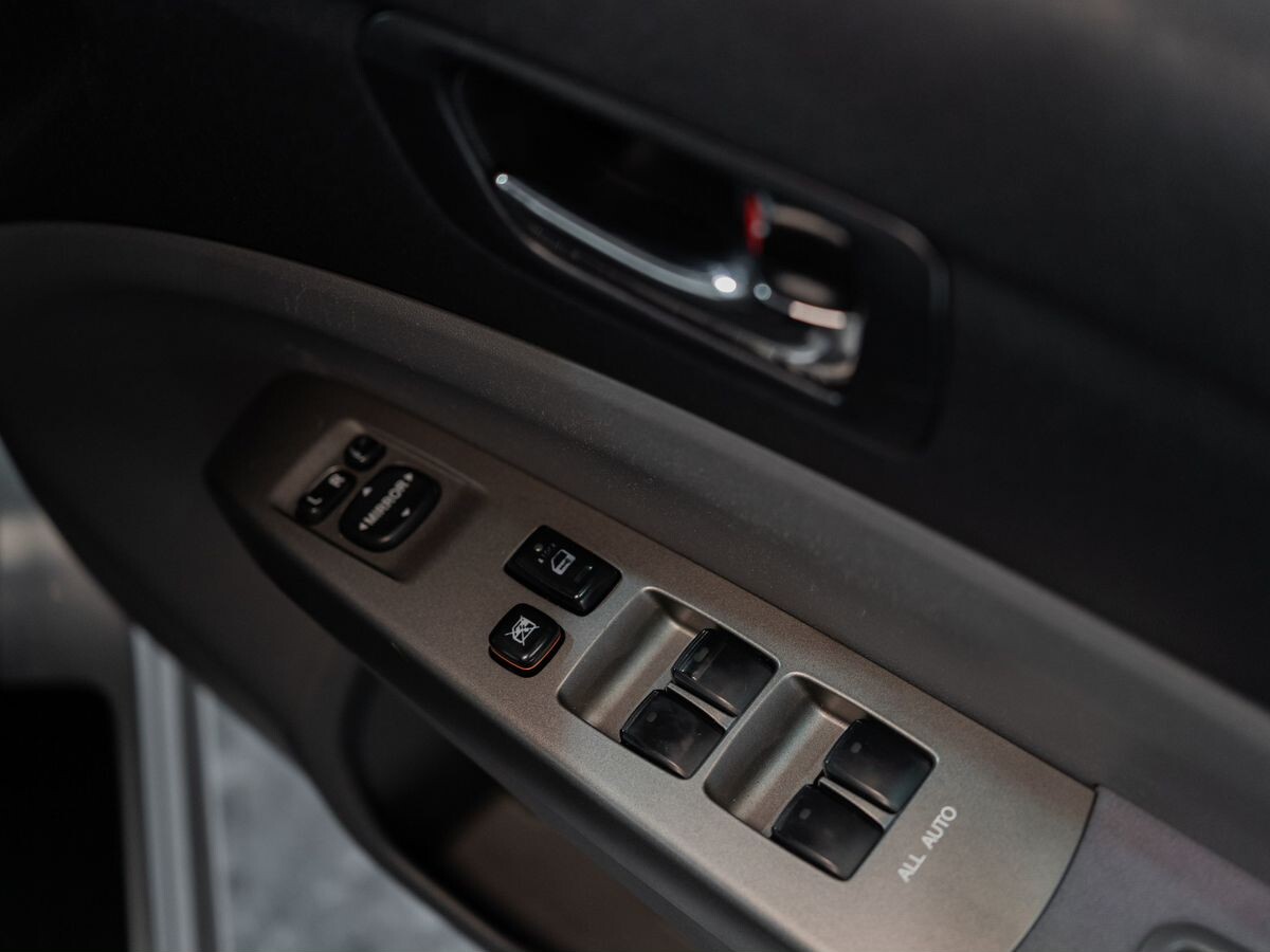 Toyota Prius 2010 - фото автомобиля