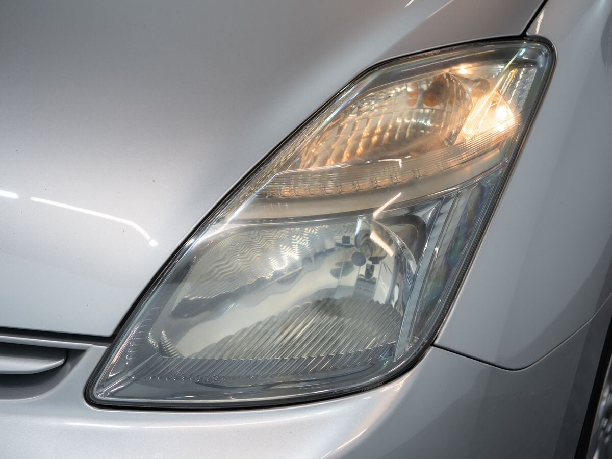 Toyota Prius 2010 - фото автомобиля