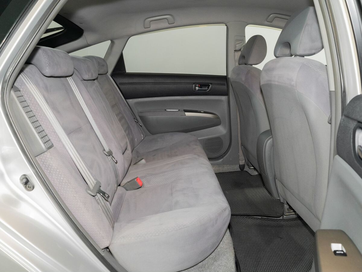 Toyota Prius 2010 - фото автомобиля