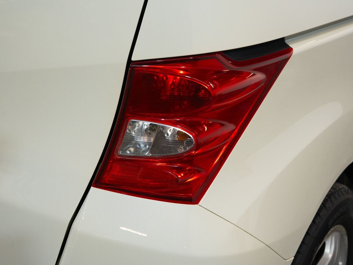 Honda Freed 2010 - фото автомобиля