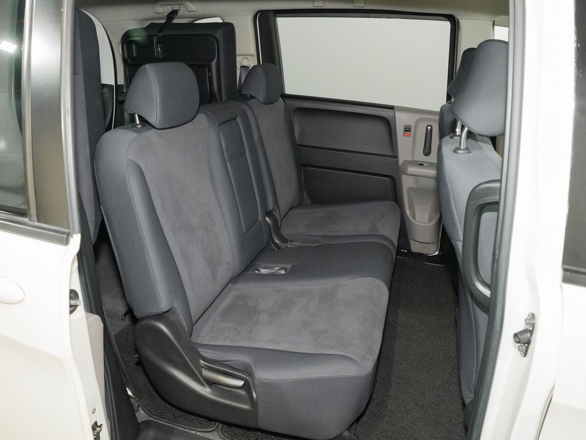 Honda Freed 2010 - фото автомобиля