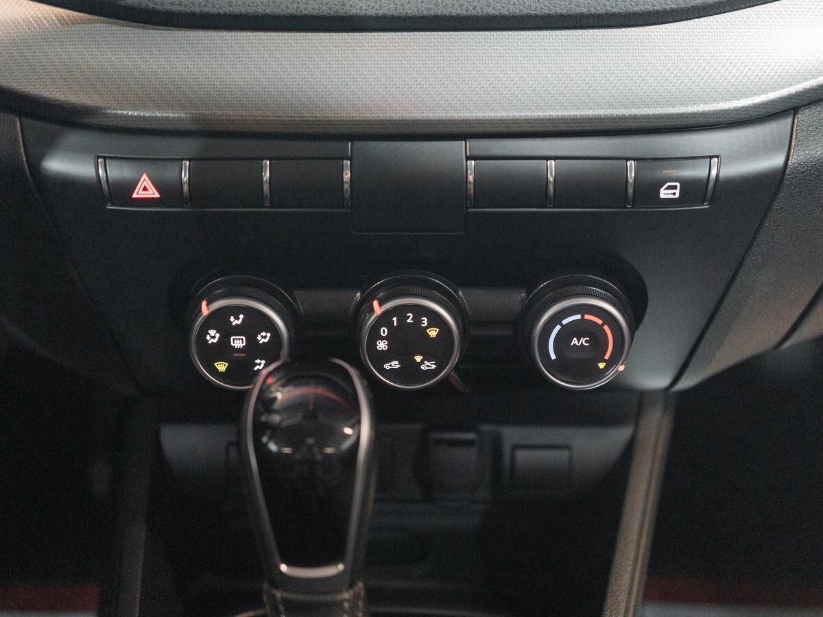 Lada (ВАЗ) Vesta 2024 - фото автомобиля