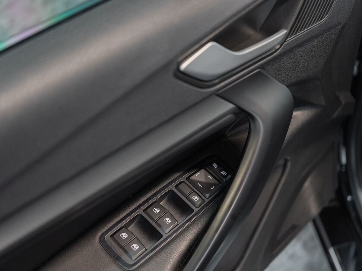 Lada (ВАЗ) Vesta 2024 - фото автомобиля