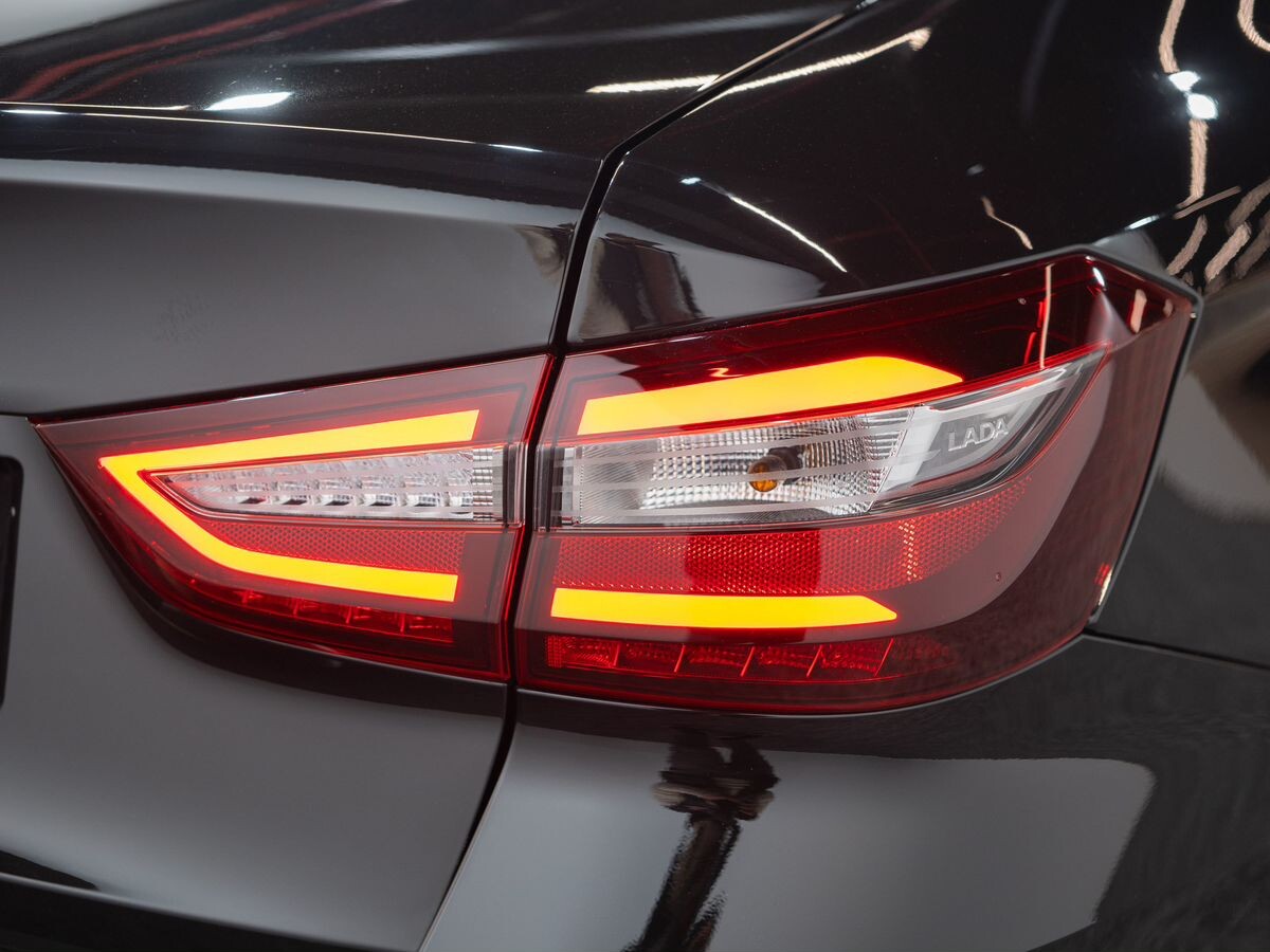 Lada (ВАЗ) Vesta 2024 - фото автомобиля