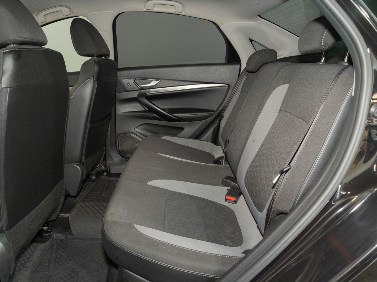 Lada (ВАЗ) Vesta 2024 - фото автомобиля