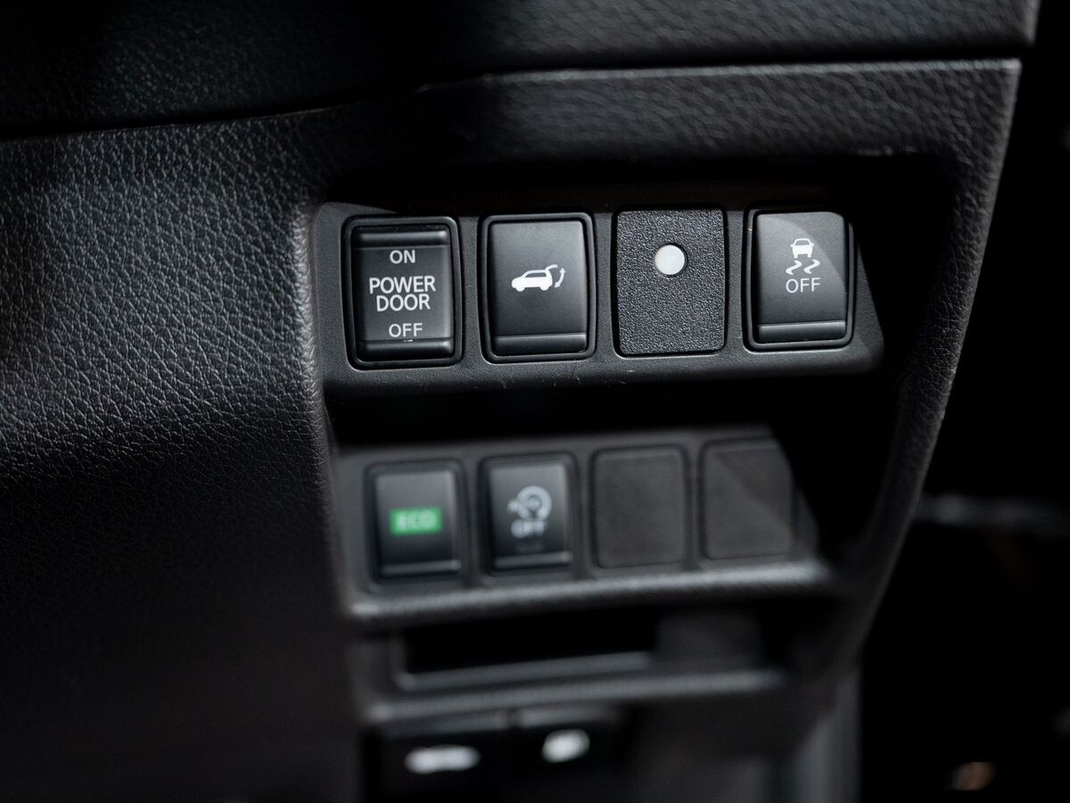 Nissan X-Trail 2017 - фото автомобиля